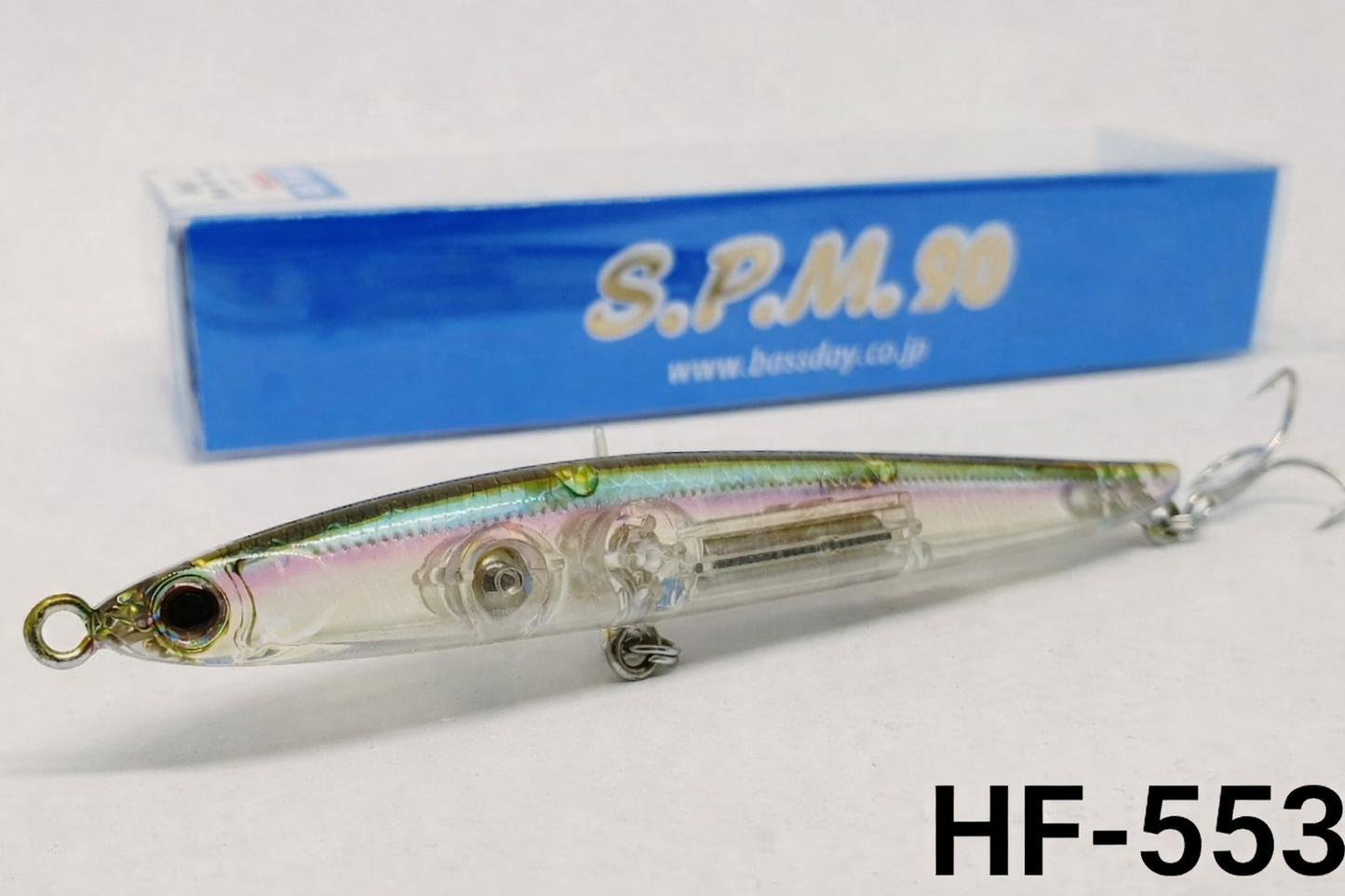Detalle lateral del señuelo Bassday S.P.M. sinking 9.6 gramos